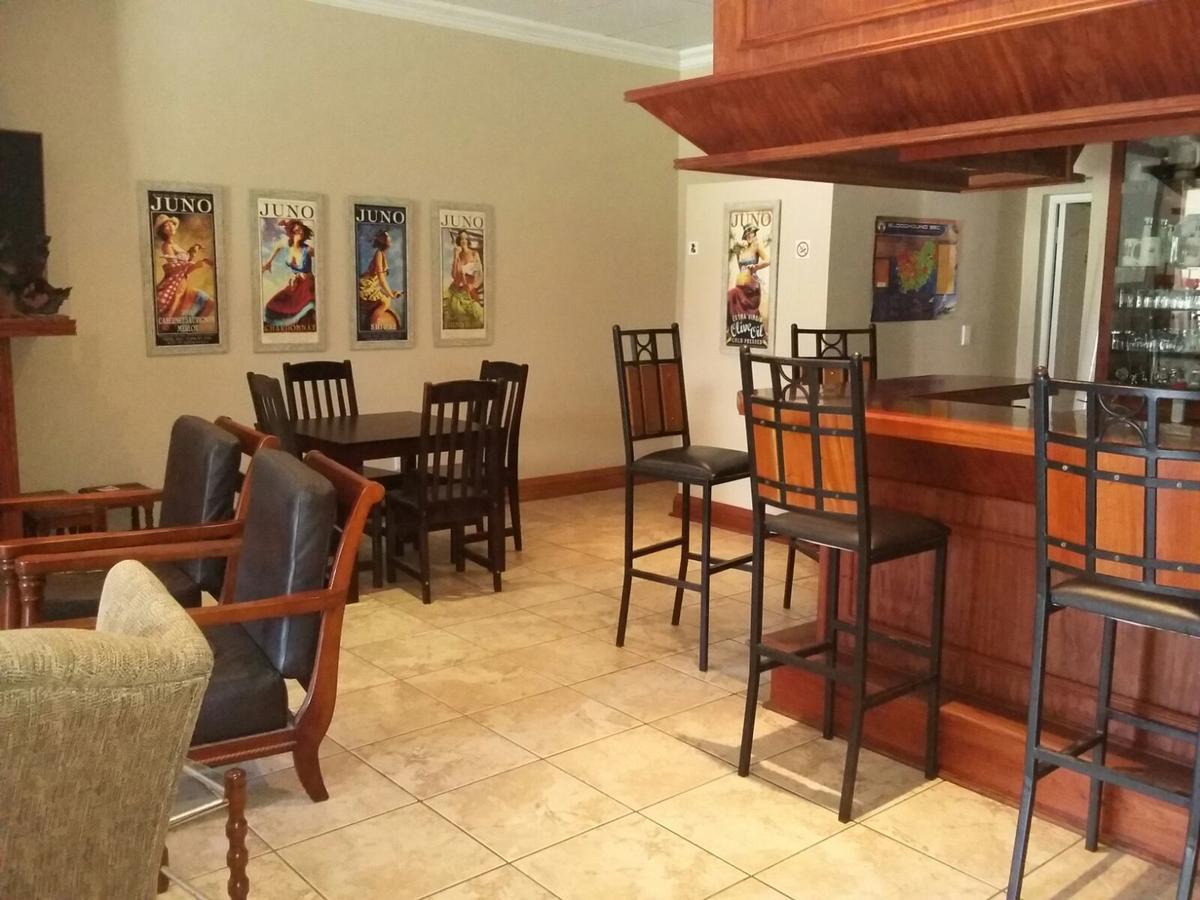 Lavender Lodge Vryburg Экстерьер фото