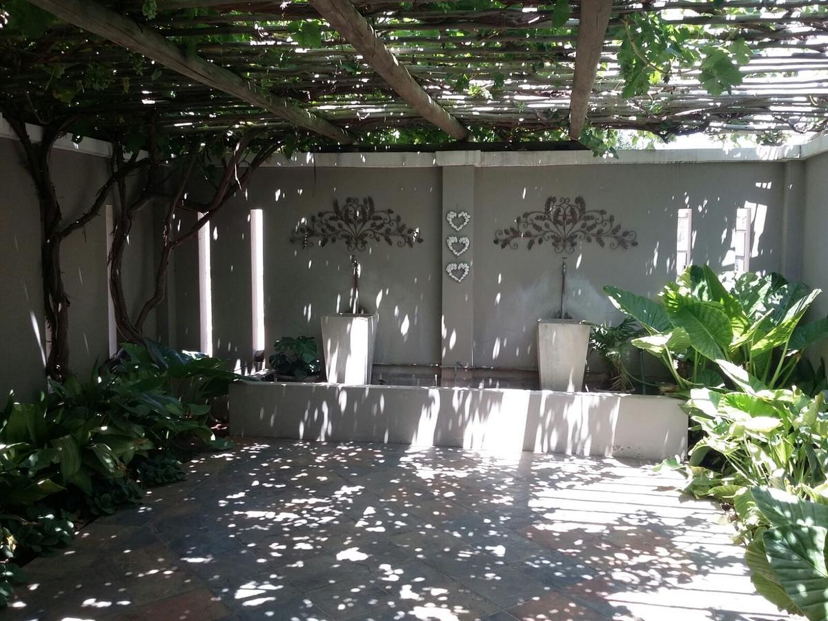 Lavender Lodge Vryburg Экстерьер фото